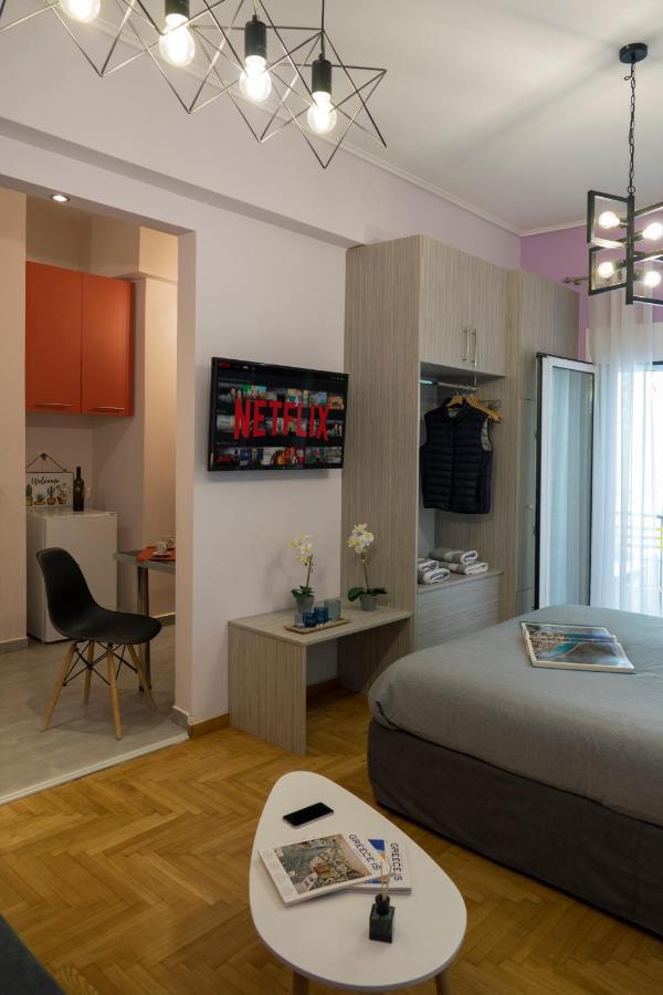 Апартаменты Stylish Modern Studio In The Heart Of Афины Экстерьер фото